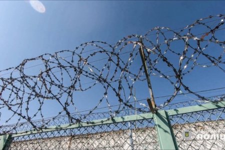 Распространяли в обществе преступное влияние: двух «смотрящих» за городом Черноморск привлекут к ответственности (фото, видео)