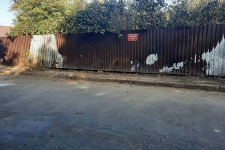 Коммунальщики провели уборку в Черноморске и сквере Старостина (фото)