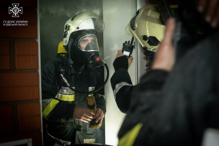 Спасатели ликвидировали масштабный пожар под Одессой (фото)