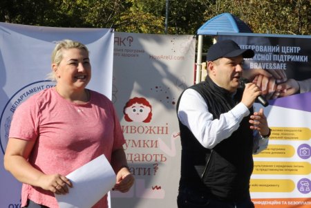 На фестивале обученные собаки помогали одесситам преодолевать стресс (фото)
