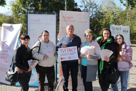 На фестивале обученные собаки помогали одесситам преодолевать стресс (фото)