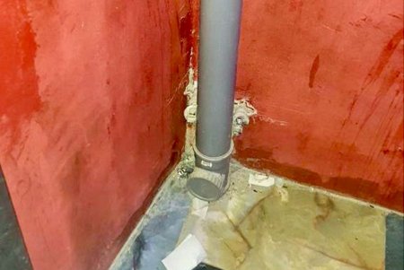 На Канатной в арт-клубе во время комендантского часа во всю развлекалась молодежь (фото)