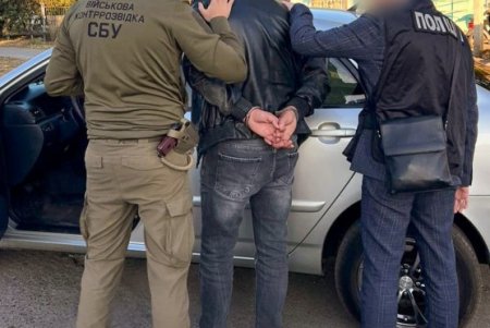 Житель Одесской области подбирал призывникам фиктивных жен с инвалидностью за 12 тысяч долларов для выезда за границу