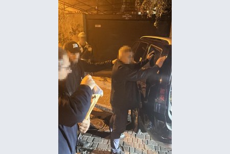 Начальник поста Одесской таможни, и его заместитель наладили схему получения взяток за импорт товаров   