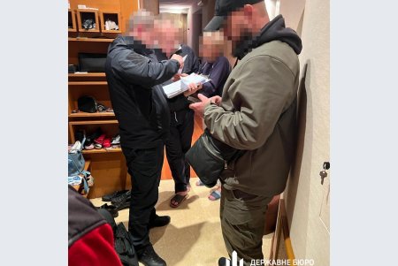 Начальник поста Одесской таможни, и его заместитель наладили схему получения взяток за импорт товаров   
