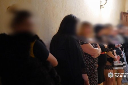 Группа одесситок организовала бордели в арендованных квартирах (фото, видео)