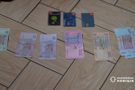 Группа одесситок организовала бордели в арендованных квартирах (фото, видео)