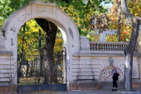 Осеняя прогулка по солнечному Французскому бульвару (фоторепортаж)