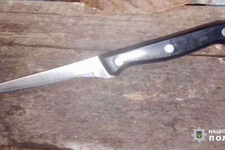 В Вилково 13-летнему подростку на улице перерезали горло: полицейские оперативно разоблачили и задержали подозреваемого (фото, видео)