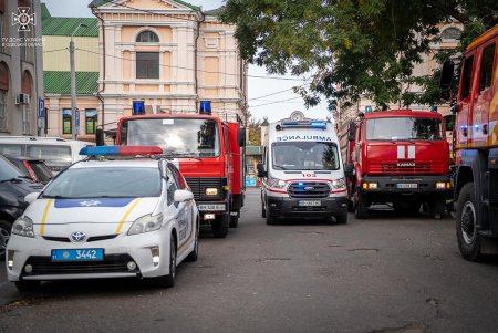 Кровь, раненые, оторванные конечности и крики о помощи: в Одесском цирке прошли гарнизонные пожарно-тактические учения (фото)