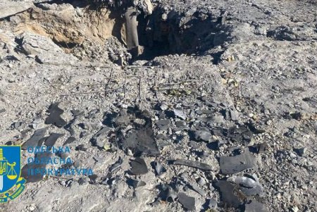В результате ракетного обстрела территории судоремонтного завода число пострадавших возросло до четырех (фото)