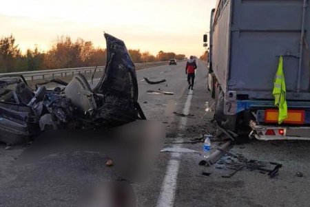 На трассе Одесса-Киев» легковушка врезалась в стоящий грузовик, один человек погиб (фото)