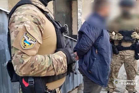 Одесский священник вместе со стоматологом и безработным организовали схему незаконной переправки призывников за границу (фото, видео)
