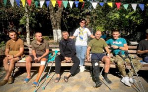 С Днем защитников и защитниц в Одессе поздравили военных, находящихся на лечении (фото, видео)