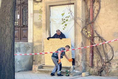 На Софиевской продолжают ликвидировать последствия ракетного удара оккупантов (фото, видео)