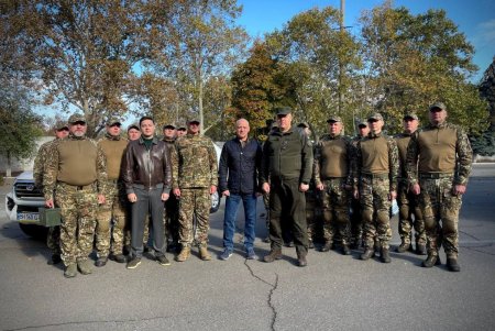 Одесские власти передали саперному подразделению три пикапа, приобретенных за счет бюджета города (фото, видео)