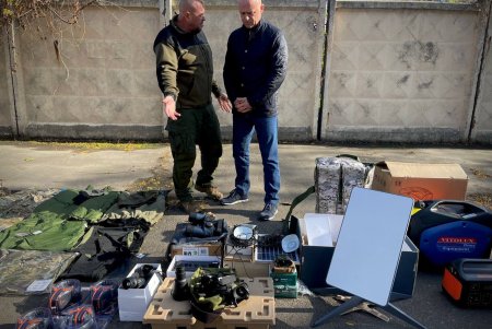 Одесса передала воинам бронеавтомобили для медэвакуации (фото)