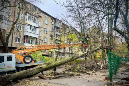 Мэр Одессы ознакомился с ходом работ по ликвидации последствий непогоды (фото, видео)