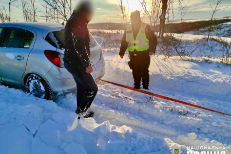 Три трассы государственного значения в Одесской области из-за разгула стихии остаются закрытыми для проезда (фото, видео)