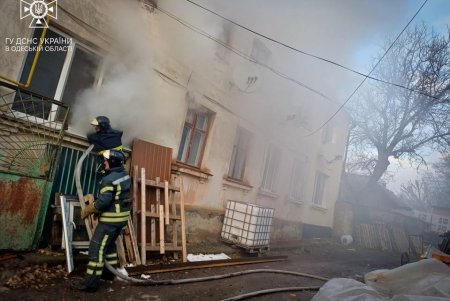 В Ананьеве в квартире многоэтажки горело имущество: хозяин госпитализирован с ожогами и отравлением угарным газом (фото)