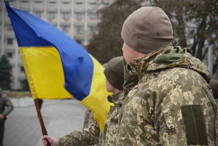 В одесском сквере Небесной Сотни к Мемориалу защитникам Украины торжественно возложили цветы (фото)