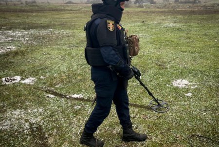 Одесские пиротехники разминируют деокупированные территории Херсонской и Донецкой областей (фото)