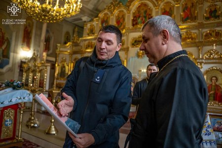 В одесских храмах перед праздниками спасатели проверяют соблюдение мер безопасности (фото)