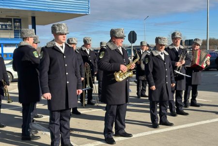 Пограничники Республики Молдова с оркестром поздравили одесских коллег (фото, видео)