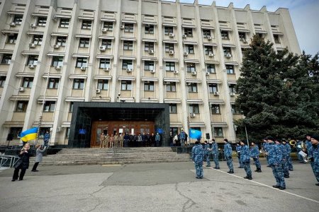 У День спротиву окупації Криму в Одесі підняли кримськотатарський прапор (фото)