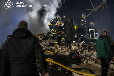 Одеса сумує за загиблими внаслідок трагедії (фото)