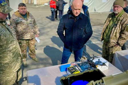 Мер Одеси передав військовим чергову партію fpv-дронів (фото, відео)