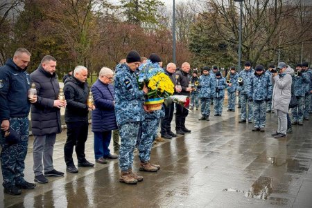 Сьогодні Україна відзначає День добровольця (фото)