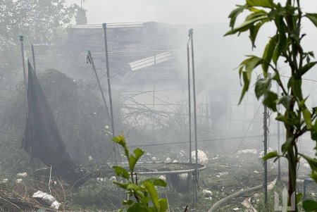 Внаслідок чергового обстрілу міста зруйновано будинки у приватному секторі