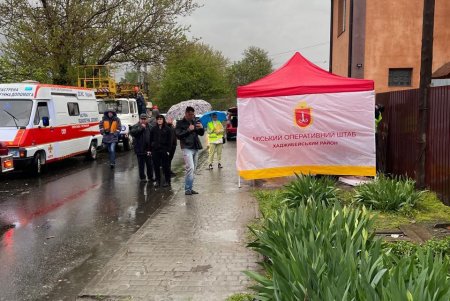 Внаслідок чергового обстрілу міста зруйновано будинки у приватному секторі