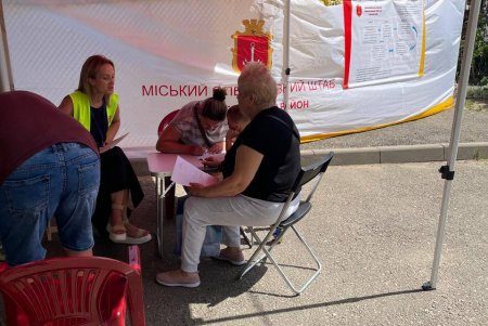 На місці наслідків ворожої атаки розгорнуто Міський оперативний штаб. Фото  (фото)