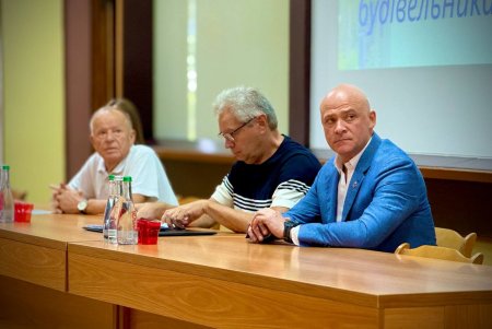 Мер Одеси привітав будівельників із професійним святом (фото)