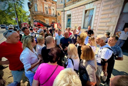 Мер Одеси провів виїзну нараду на місці пожежі на вулиці Софіївській (фото, відео)