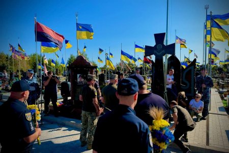 В Одесі вшанували памʼять Героїв, які віддали своє життя за незалежність країни (фото)