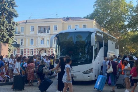 Одеські школярі відправилися на відпочинок до сонячної Греції (фото)