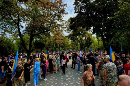 В Одесі урочисто відкрили Алею пам'яті полеглих героїв (фото)