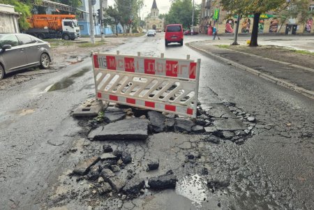 Внаслідок негоди в Одесі повалено 24 дерева: комунальні служби працюють на вулицях міста