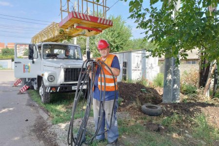 Одеські комунальники забезпечують роботу вуличного освітлення (фото)