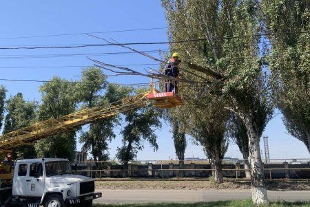 Одеські комунальники забезпечують роботу вуличного освітлення (фото)