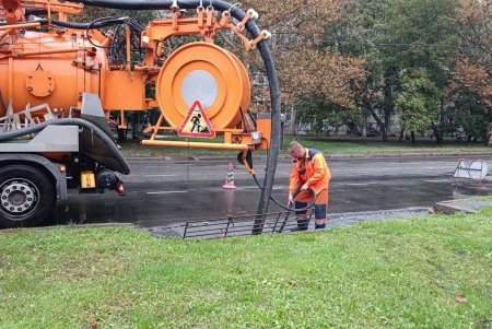 КП «Міські дороги» утримує в належному стані системи водовідведення Одеси (фото)