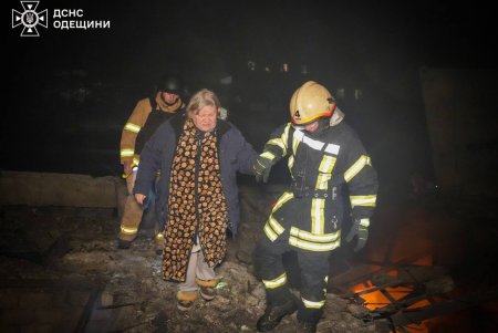 Четверту ніч поспіль ворог атакує Одесу дронами: і знову житлові будинки і постраждалі люди