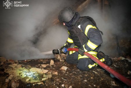 Четверту ніч поспіль ворог атакує Одесу дронами: і знову житлові будинки і постраждалі люди