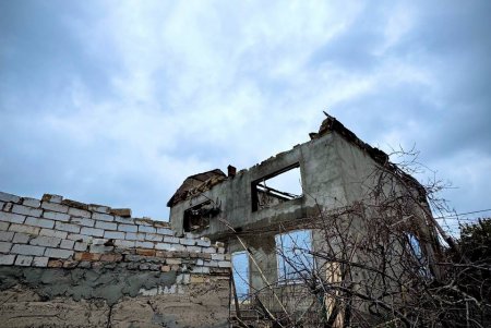 Мер Одеси зустрівся з мешканцями будинків, пошкоджених внаслідок атак (фото, відео)