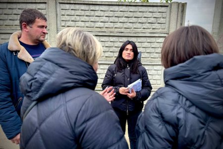 Мер Одеси зустрівся з мешканцями будинків, пошкоджених внаслідок атак (фото, відео)