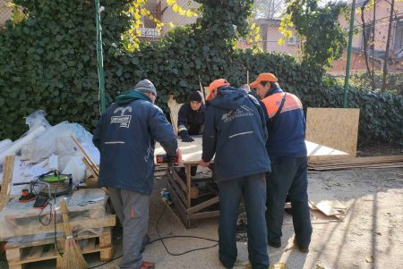 Комунальники завершують роботи з ліквідації наслідків ракетного удару по Одесі (фото) Комунальники завершують роботи з ліквідації наслідків ракетного удару по Одесі (фото)