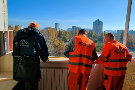 Комунальники завершують роботи з ліквідації наслідків ракетного удару по Одесі (фото) Комунальники завершують роботи з ліквідації наслідків ракетного удару по Одесі (фото)